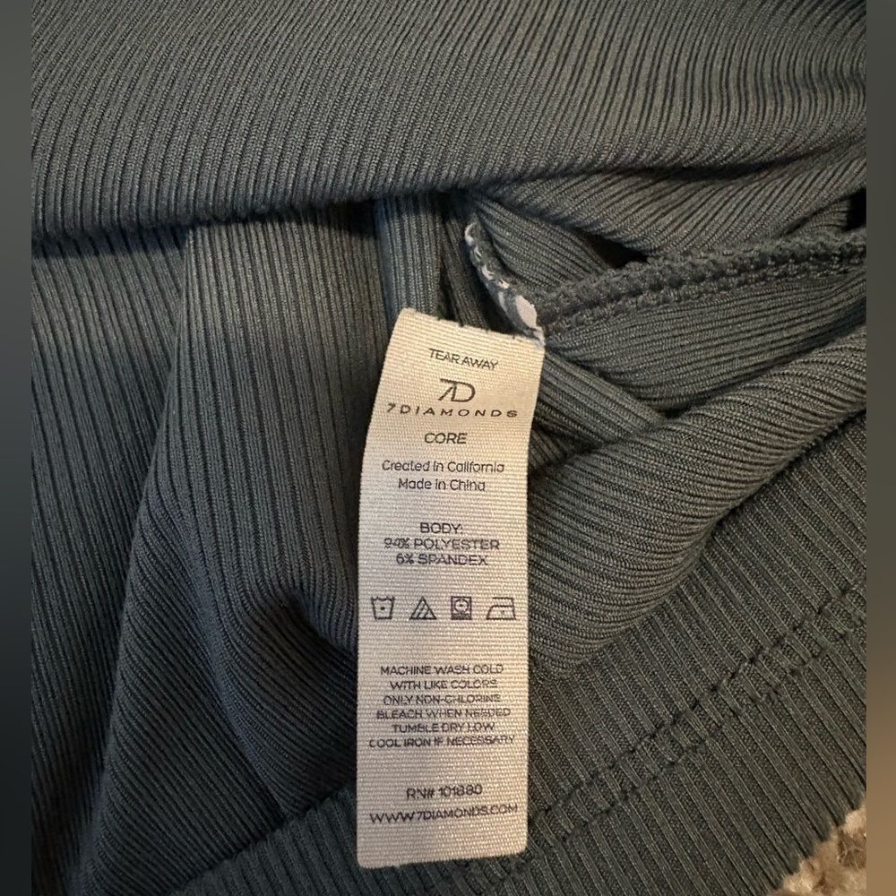 7 Diamonds Core Ribbed Crop Tee in Basil - Picture 3 of 5